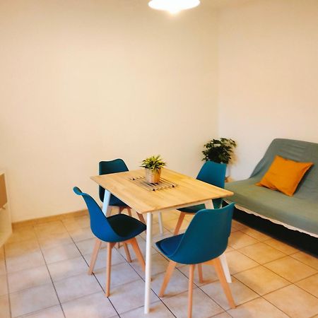 Cosy Courtesoun Apartment Courthézon Екстериор снимка