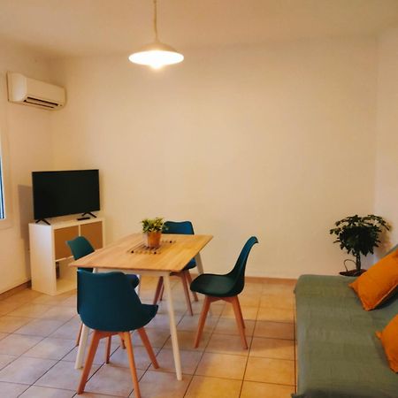 Cosy Courtesoun Apartment Courthézon Екстериор снимка