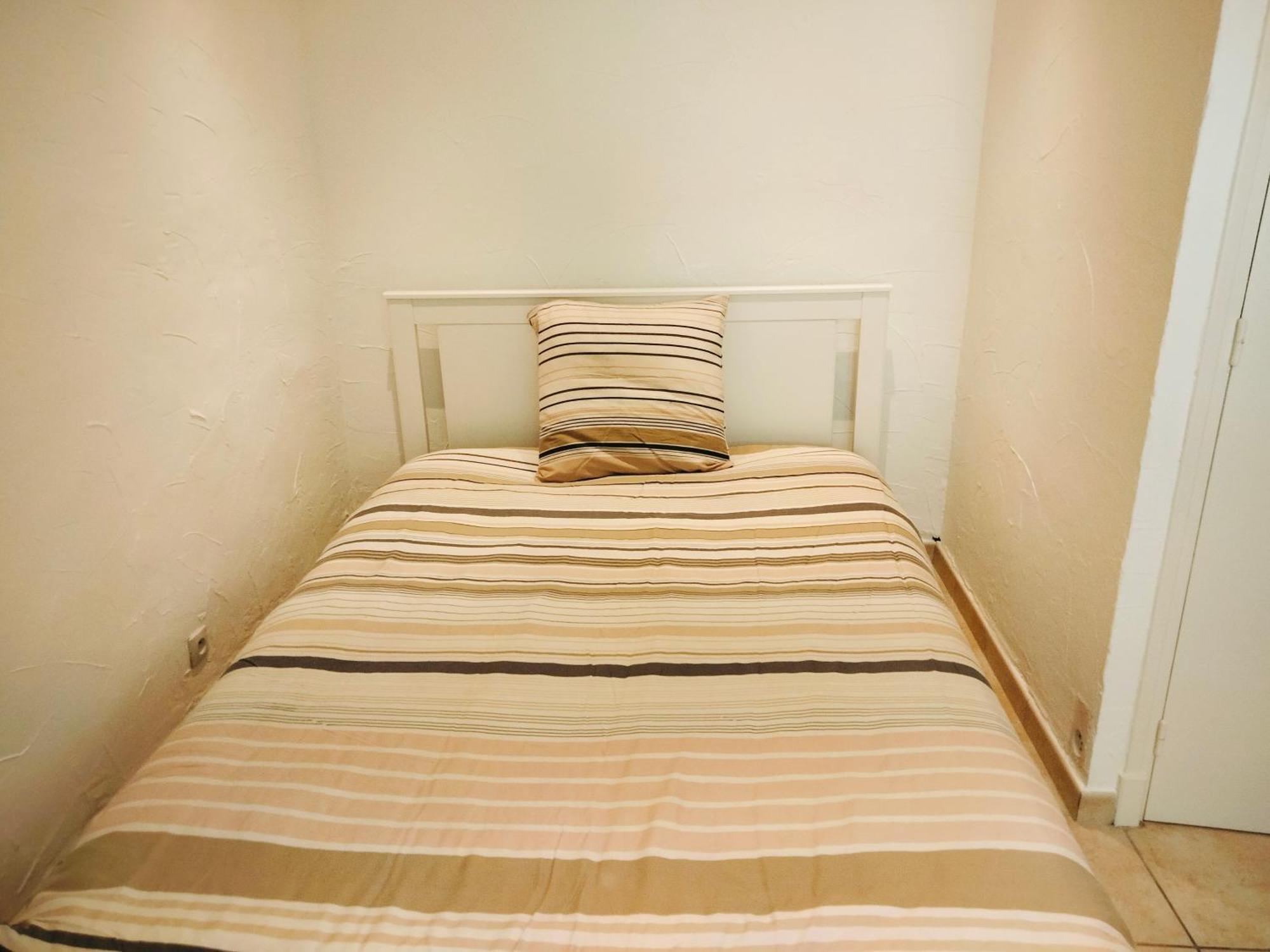 Cosy Courtesoun Apartment Courthézon Екстериор снимка
