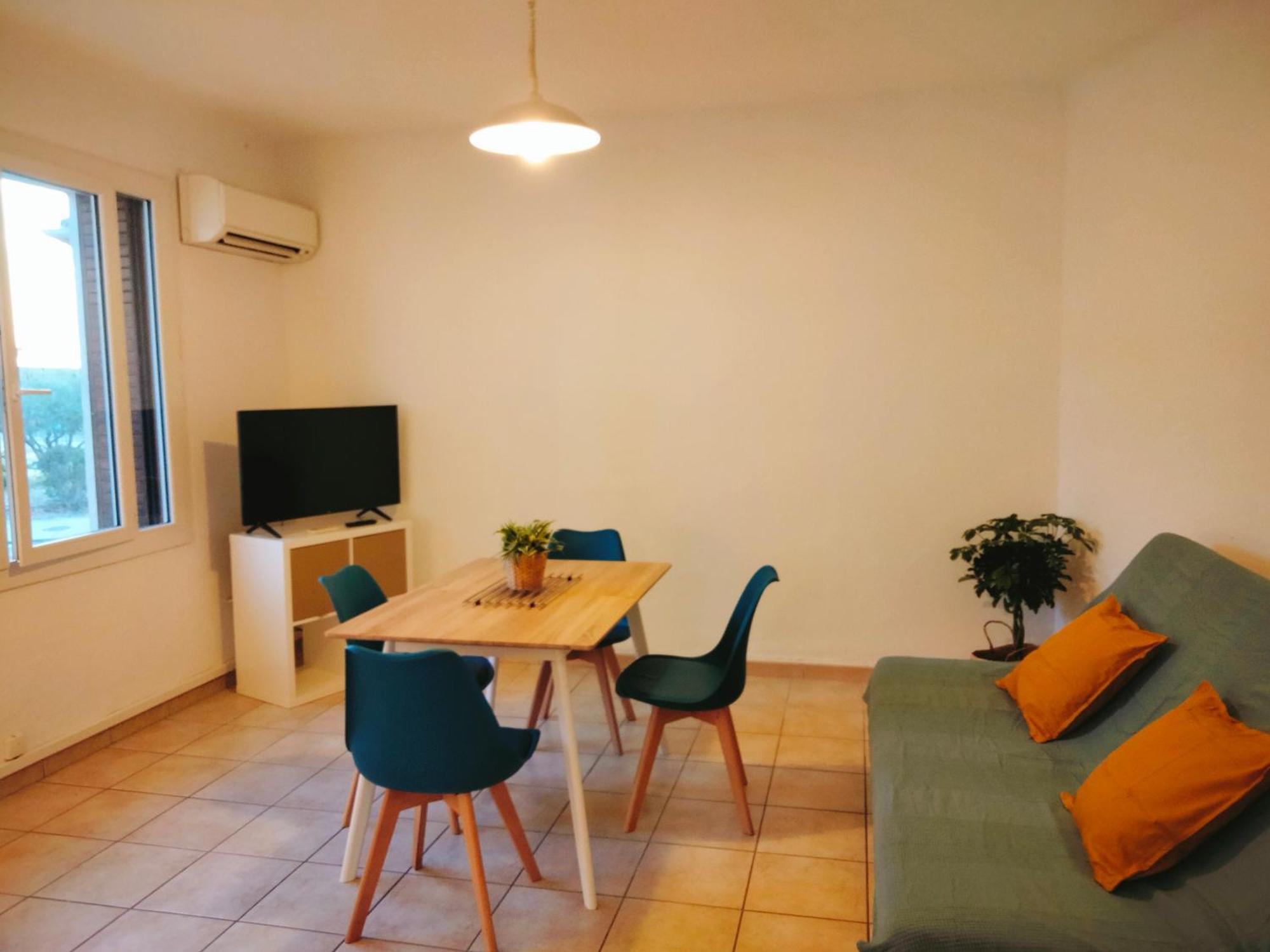Cosy Courtesoun Apartment Courthézon Екстериор снимка