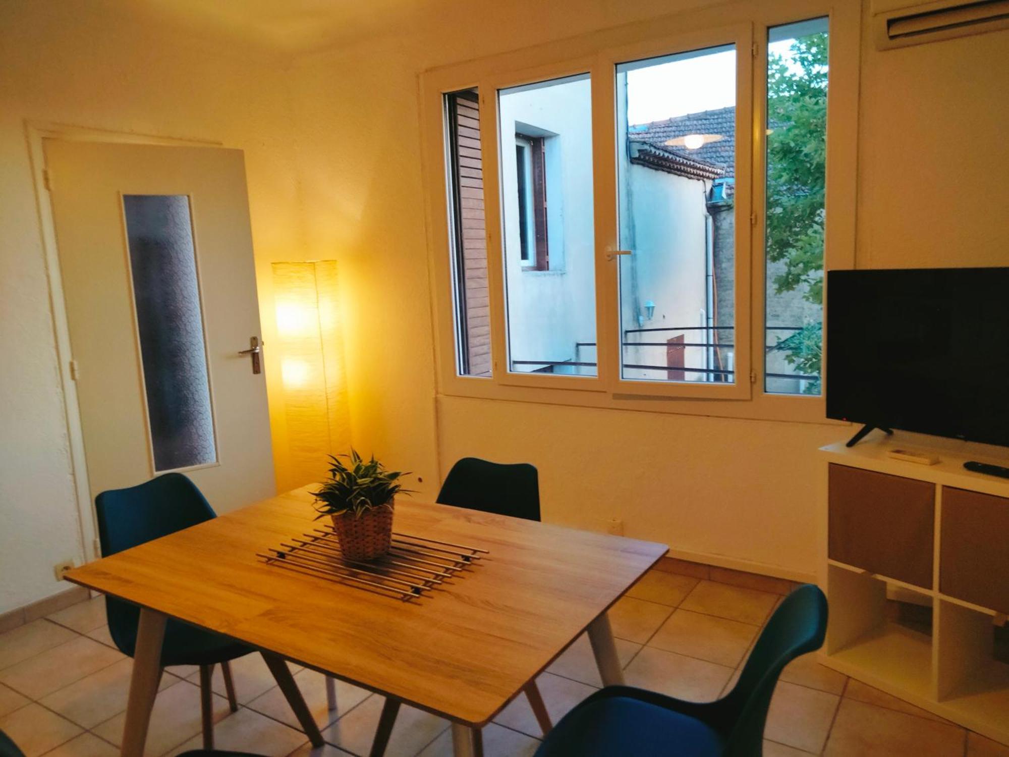 Cosy Courtesoun Apartment Courthézon Екстериор снимка